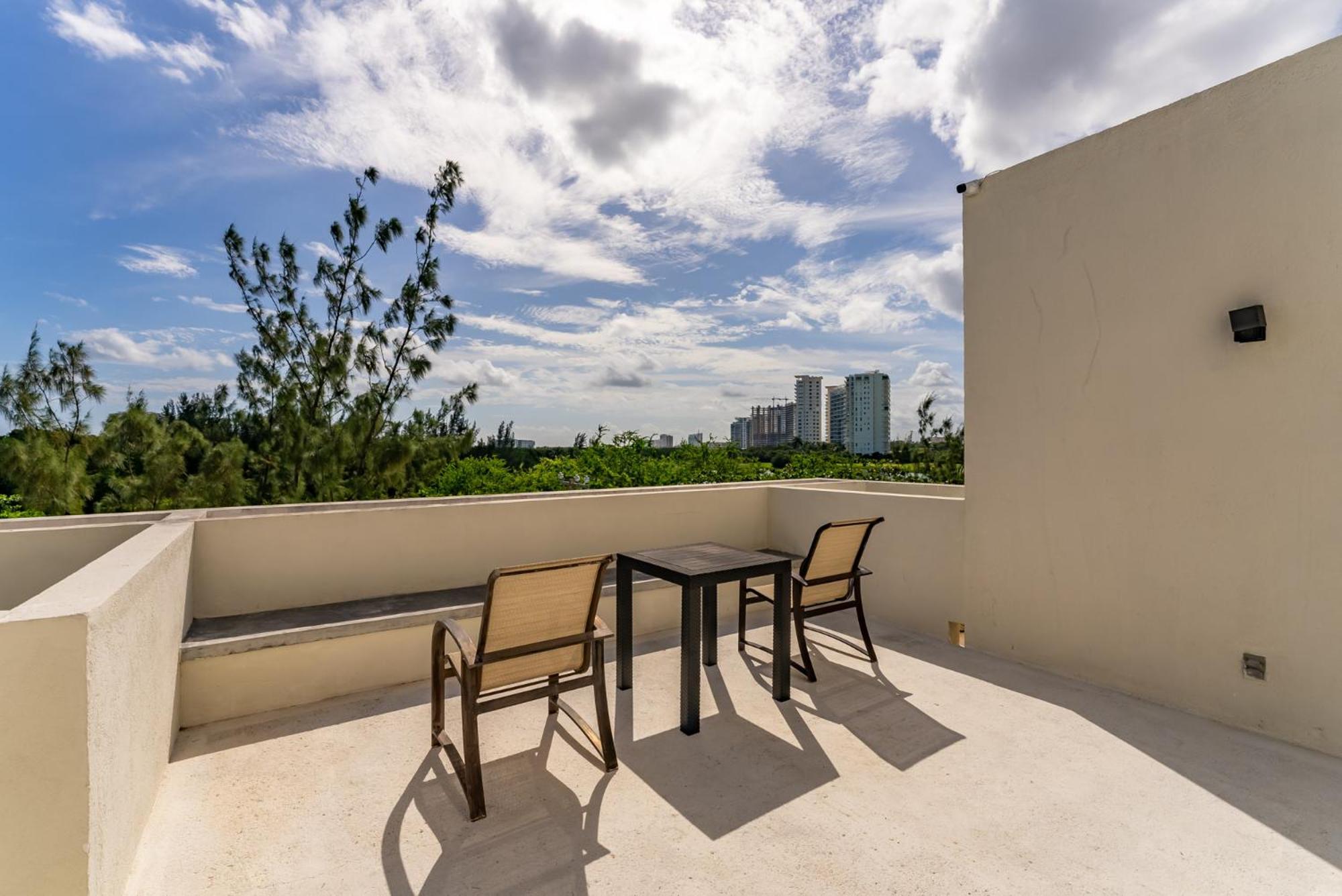 Bed Away Studios Cancún Exterior foto